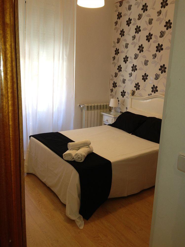 מדריד Hostal La Estrella מראה חיצוני תמונה