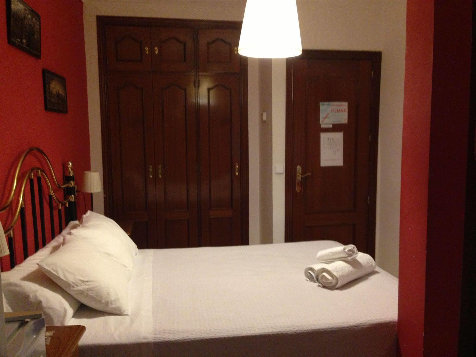 מדריד Hostal La Estrella מראה חיצוני תמונה