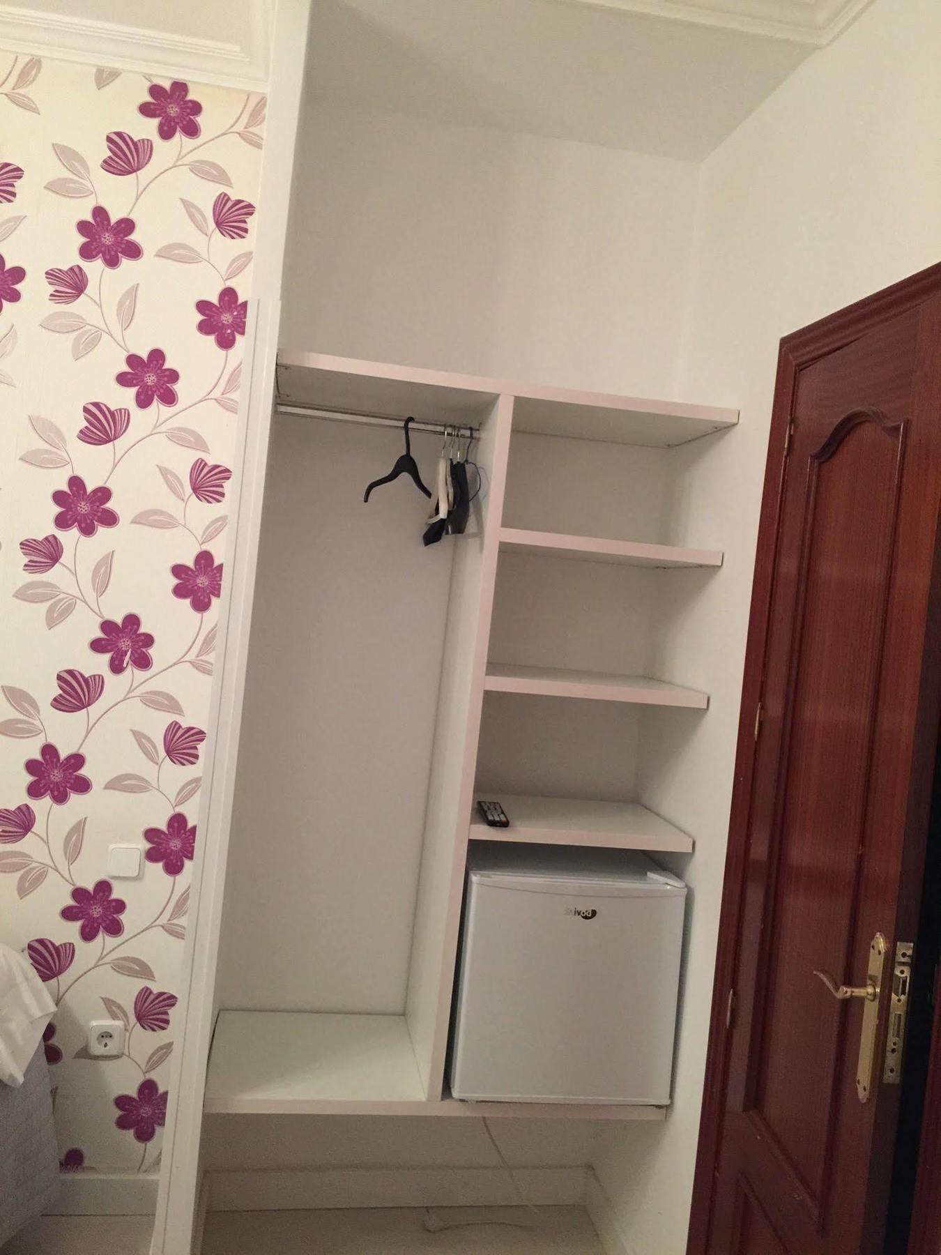 מדריד Hostal La Estrella מראה חיצוני תמונה