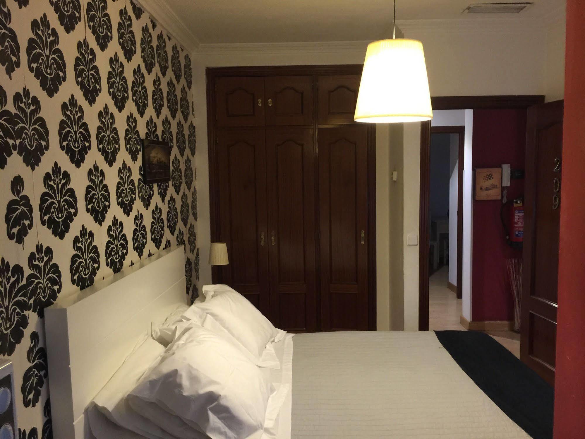 מדריד Hostal La Estrella מראה חיצוני תמונה