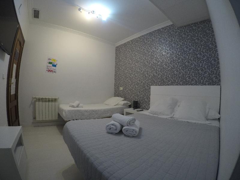 מדריד Hostal La Estrella מראה חיצוני תמונה
