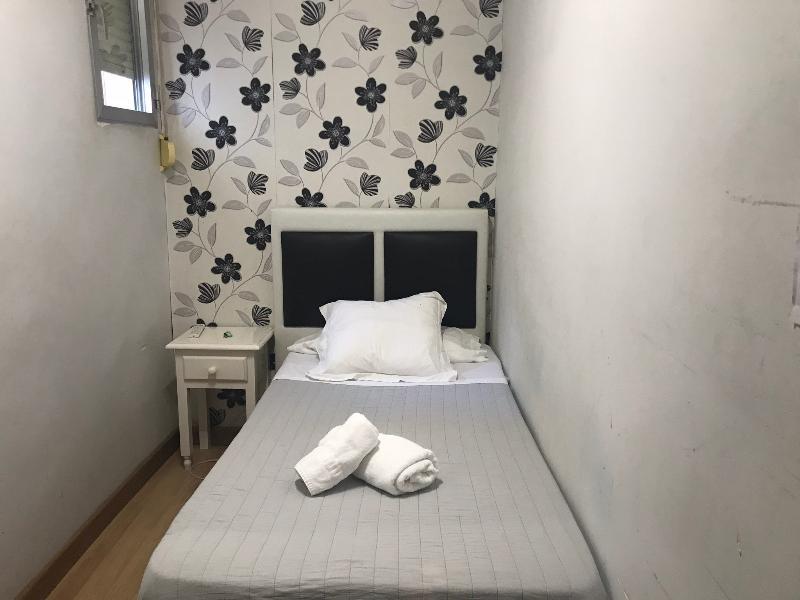 מדריד Hostal La Estrella מראה חיצוני תמונה