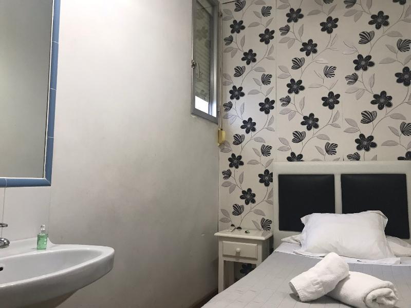 מדריד Hostal La Estrella מראה חיצוני תמונה
