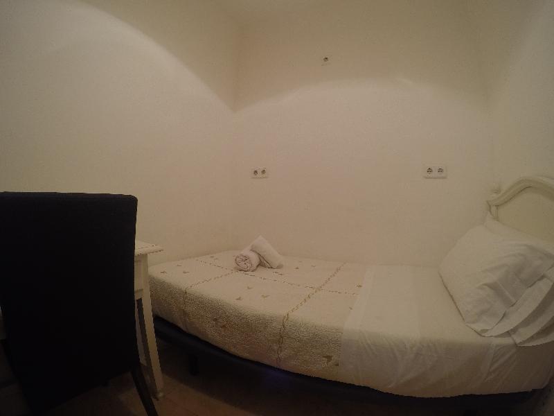מדריד Hostal La Estrella מראה חיצוני תמונה