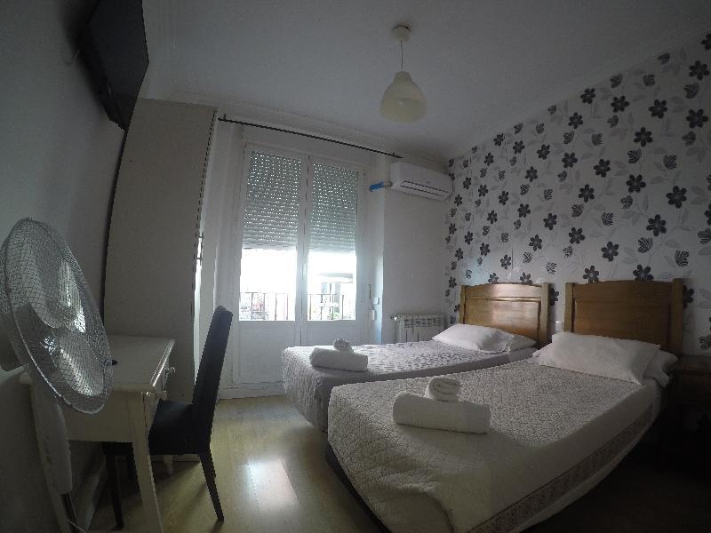 מדריד Hostal La Estrella מראה חיצוני תמונה